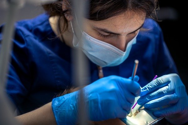 Ambiente acolhedor e seguro para procedimentos na Click Dente